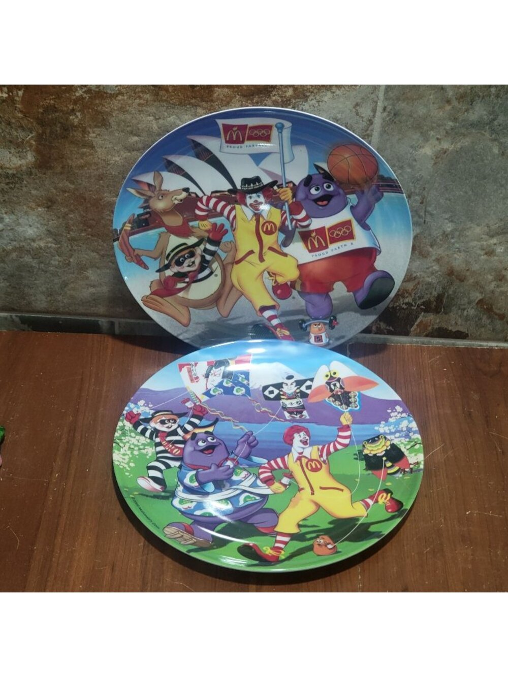 VTG 2000 McDonalds Melamine Plates Lot Sydney Olympics & Japan Around the World